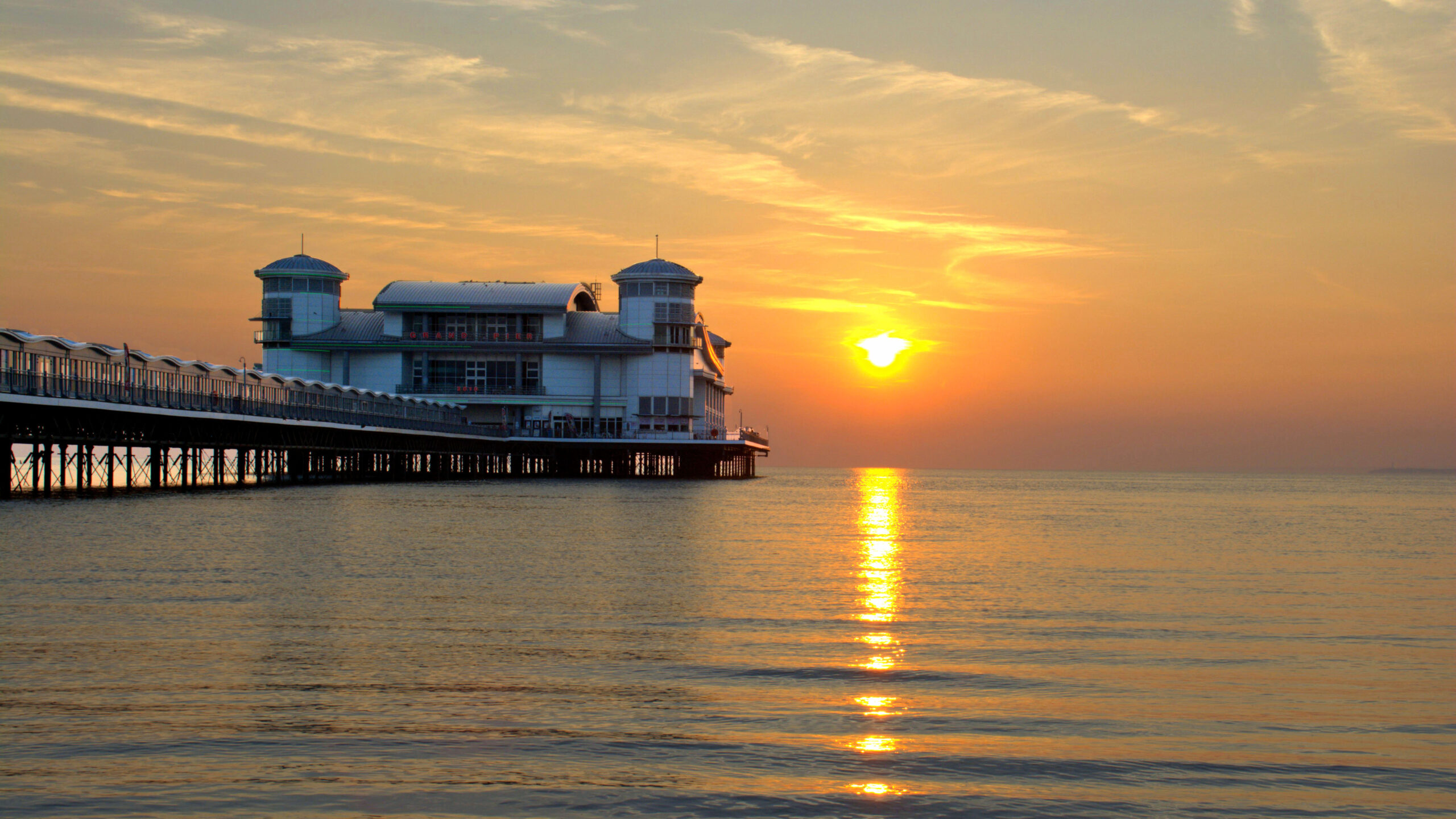 subset over grand pier weston super mare