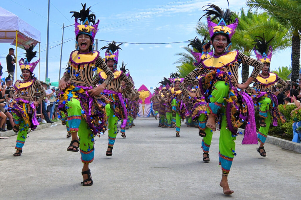 These Sinulog dancers maintain high energy and passion for their dance throughout the whole day!