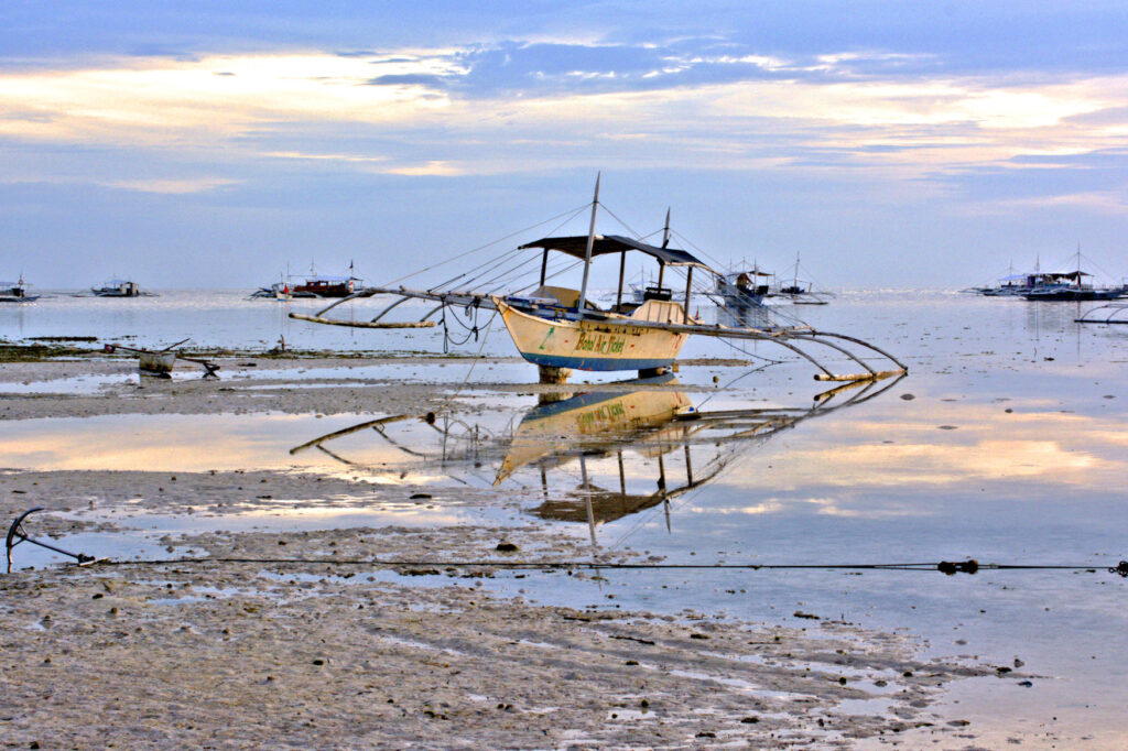low tide at alona beach